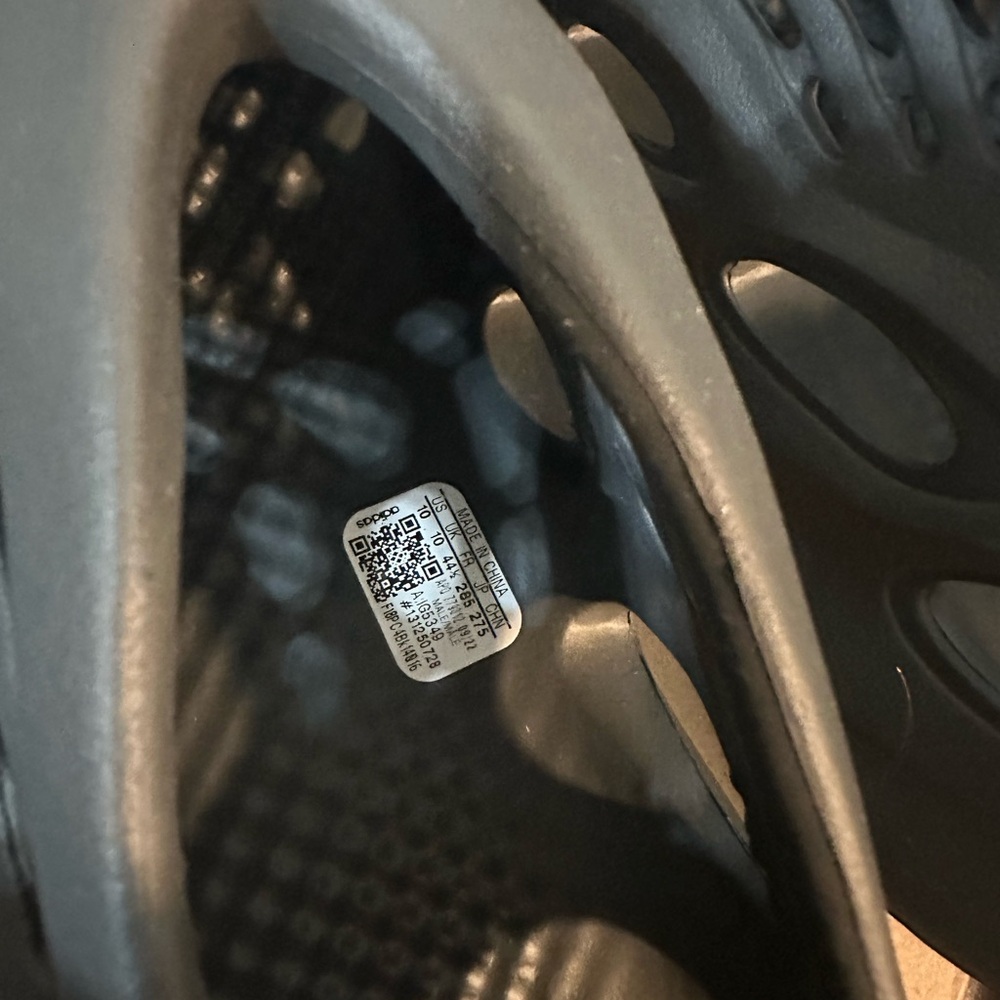 Yeezy RNR FOAM - Picture 2 of 5